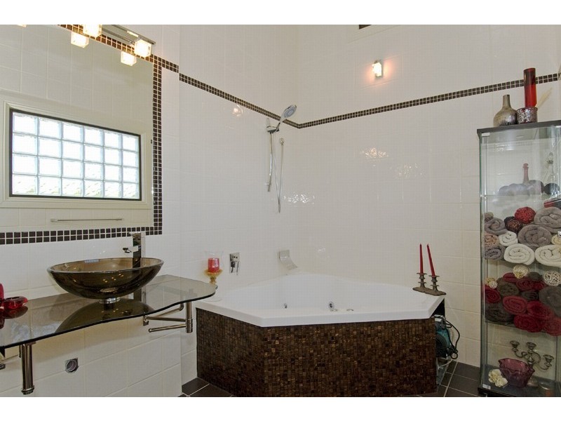 6 Apsley Street, Wellington Point QLD 4160