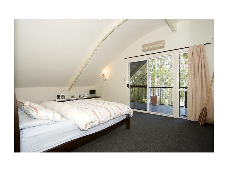 68 Queens Esplanade, Thorneside QLD 4158