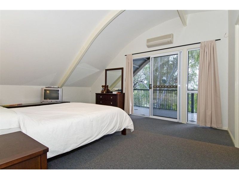 68 Queens Esplanade, Thorneside QLD 4158