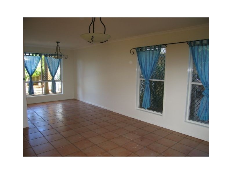 550 Main Road, Wellington Point QLD 4160