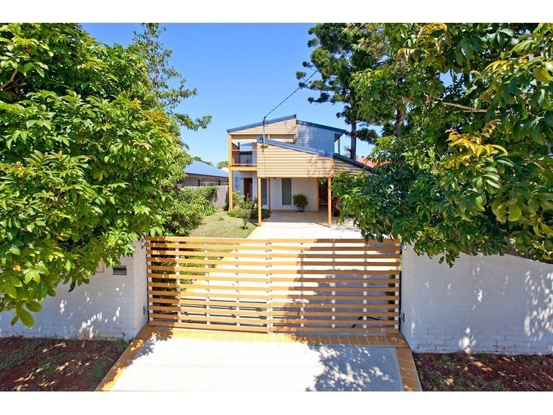 4 Station Street, Wellington Point QLD 4160