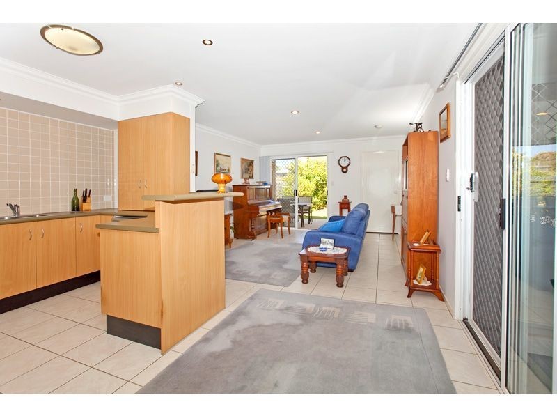 4 Station Street, Wellington Point QLD 4160