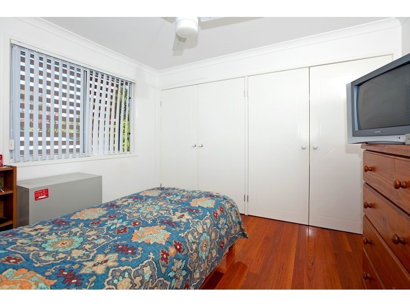 4 Station Street, Wellington Point QLD 4160