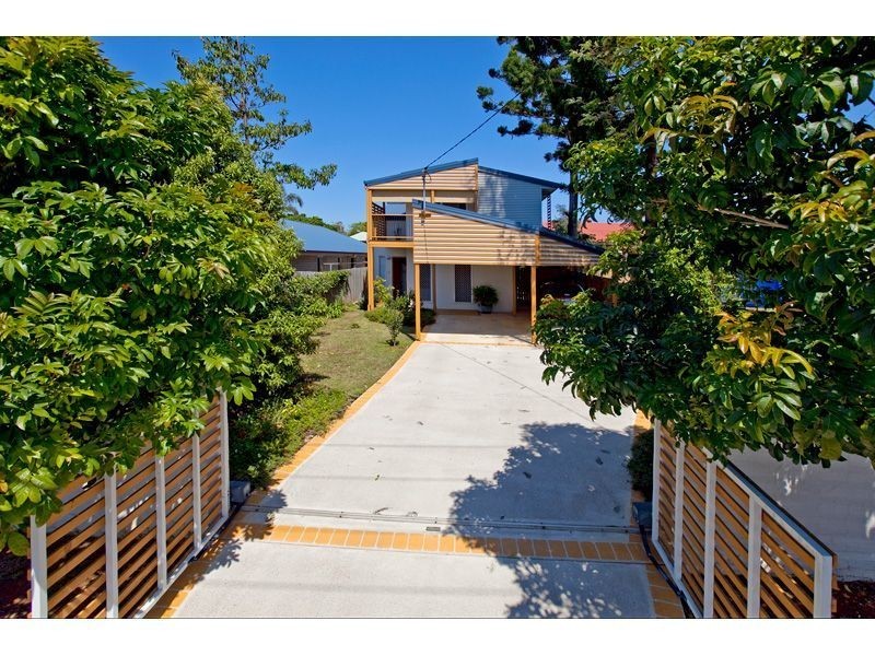 4 Station Street, Wellington Point QLD 4160