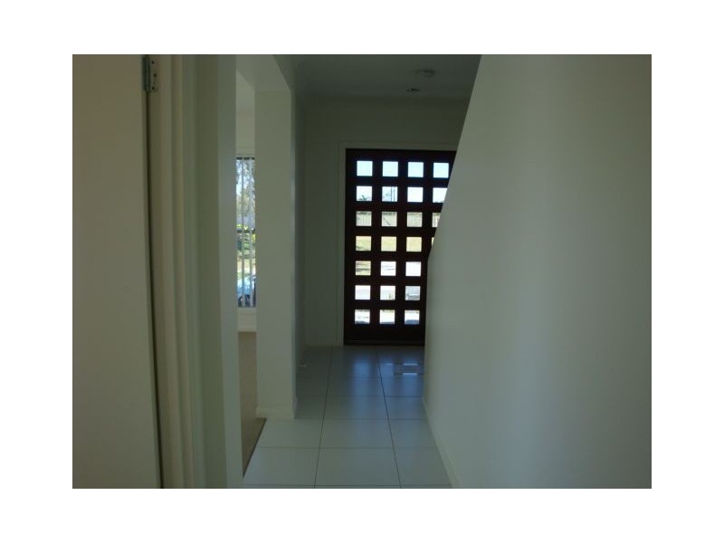 70 Yarra Road, Wakerley QLD 4154