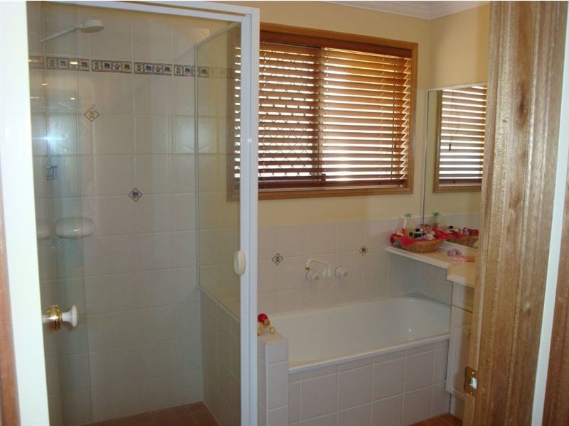 16 Belford Drive,, Wellington Point QLD 4160