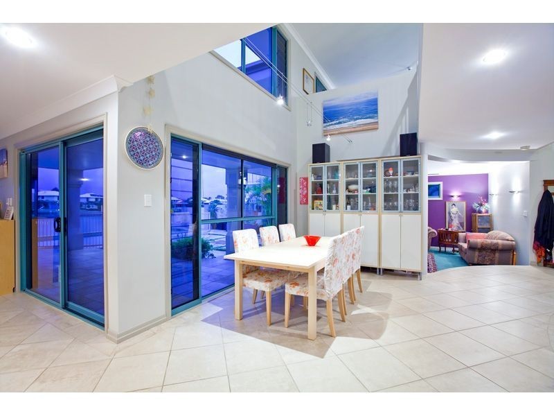 18 Helena Street, Wellington Point QLD 4160
