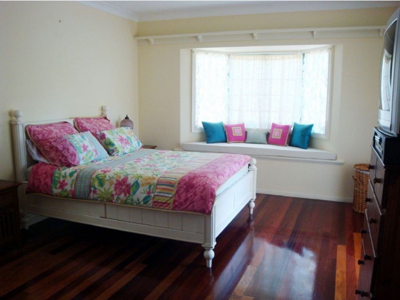 18 Frederick Street, Wellington Point QLD 4160