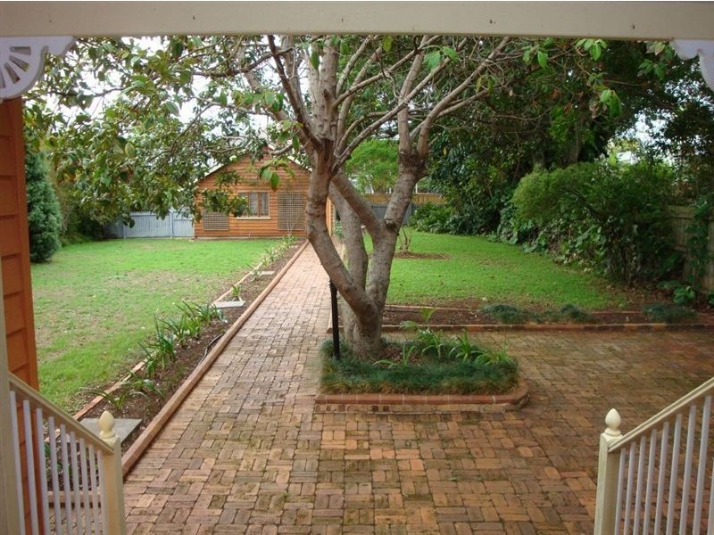 211 Main Road, Wellington Point QLD 4160