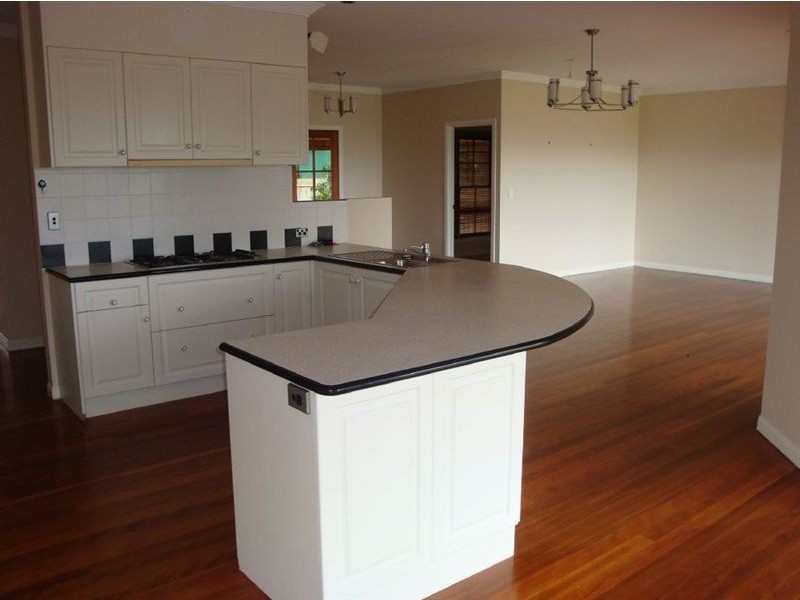 211 Main Road, Wellington Point QLD 4160