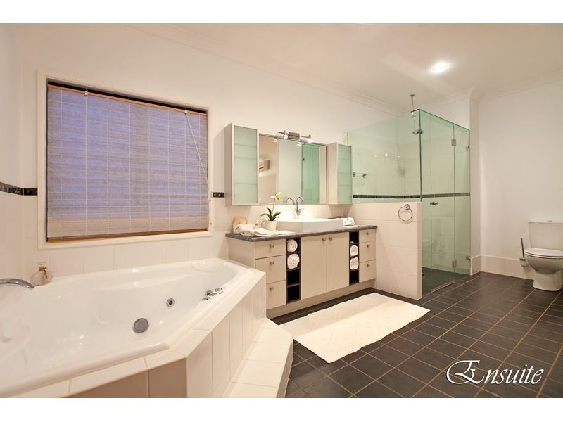 19 Wellesley Street, Wellington Point QLD 4160