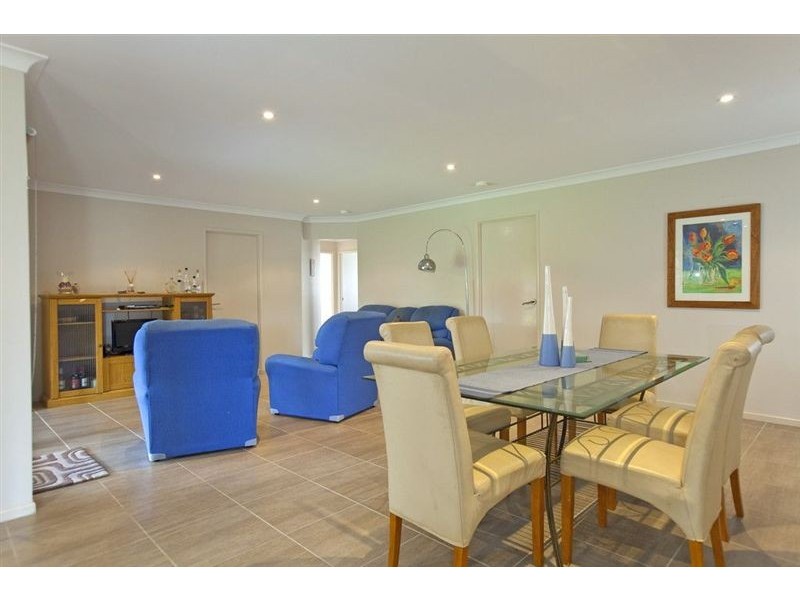 6 Lord Street, Wellington Point QLD 4160