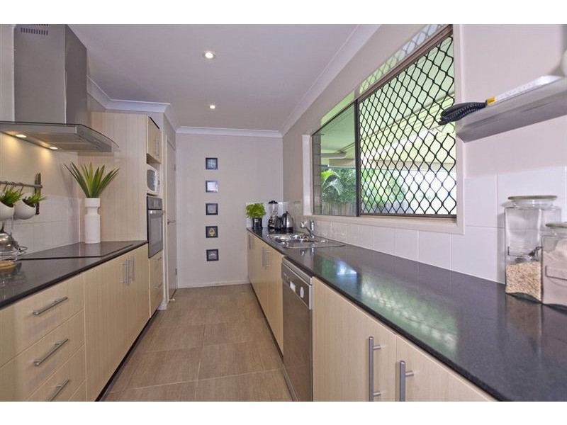 6 Lord Street, Wellington Point QLD 4160