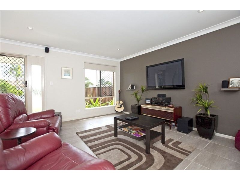 6 Lord Street, Wellington Point QLD 4160