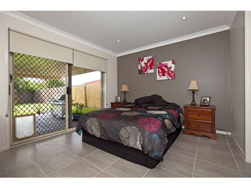 6 Lord Street, Wellington Point QLD 4160