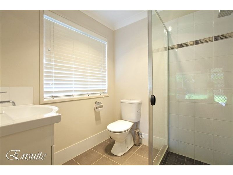 6 Lord Street, Wellington Point QLD 4160