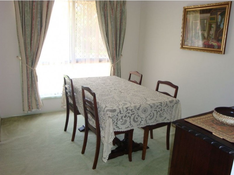 27 Fuchsia Close, Birkdale QLD 4159