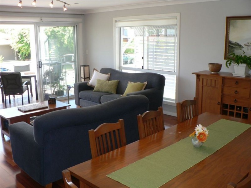 16 Mooroondu Rd, Thorneside QLD 4158