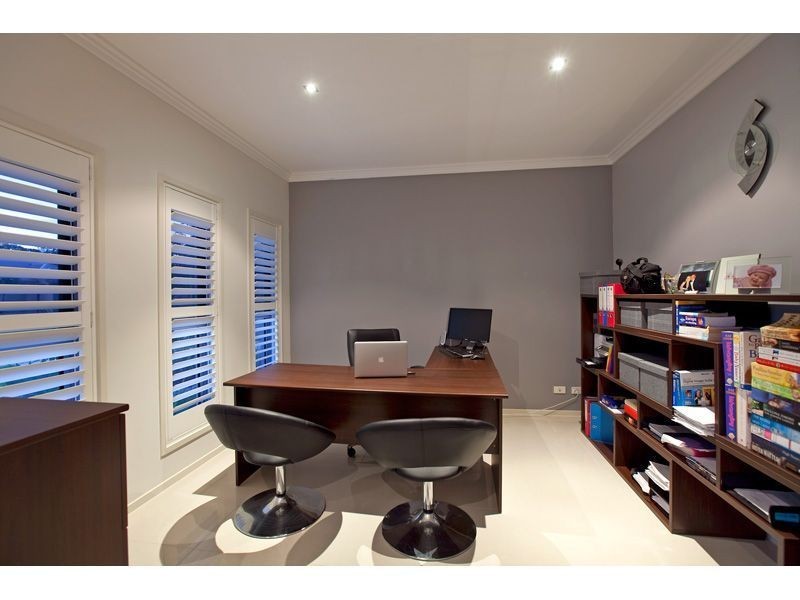 8 Brush Box Place, Wakerley QLD 4154