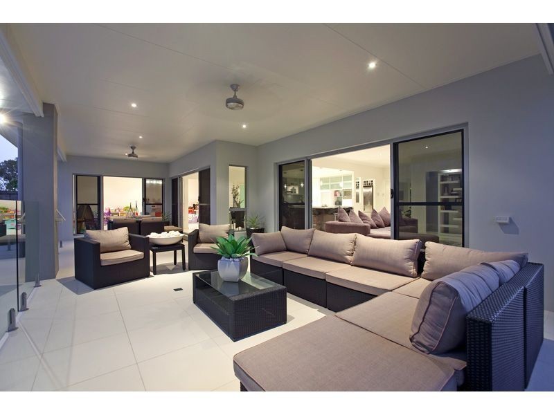 8 Brush Box Place, Wakerley QLD 4154