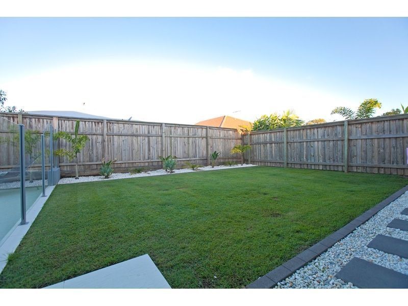8 Brush Box Place, Wakerley QLD 4154