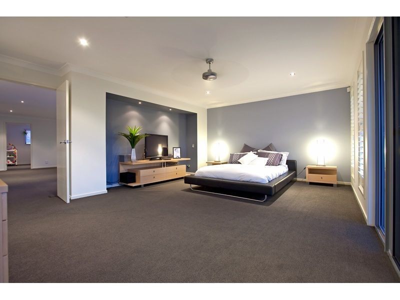 8 Brush Box Place, Wakerley QLD 4154