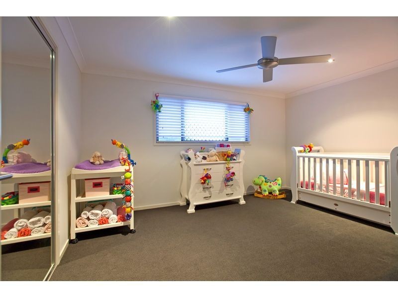 8 Brush Box Place, Wakerley QLD 4154