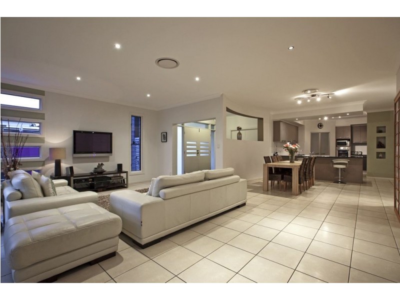 70 Beachcrest Road, Wellington Point QLD 4160