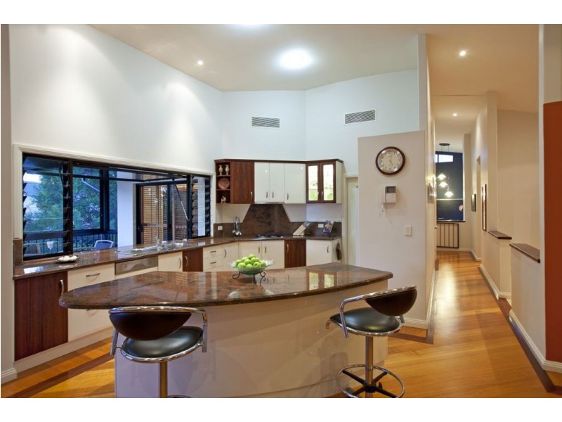 60 Beachcrest Rd, Wellington Point QLD 4160