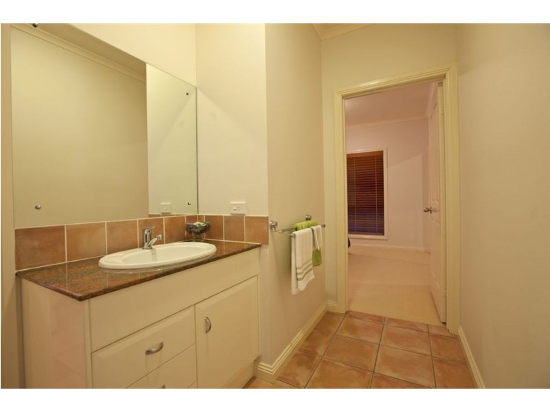 60 Beachcrest Rd, Wellington Point QLD 4160