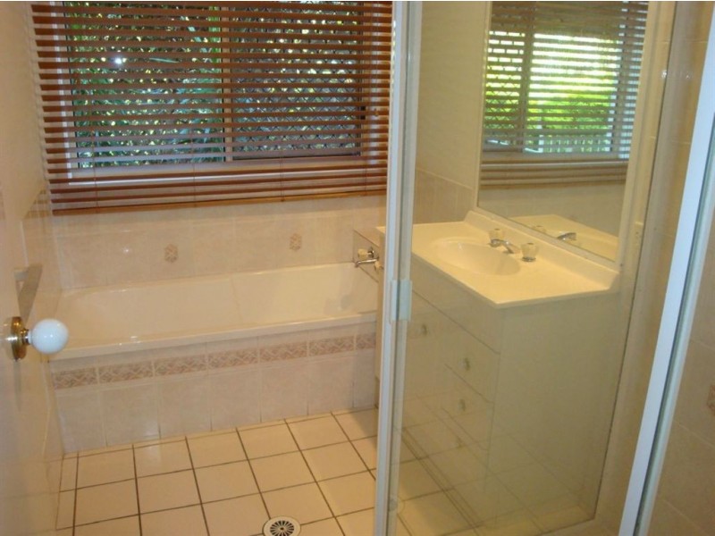 2 Pembury Street, Wellington Point QLD 4160