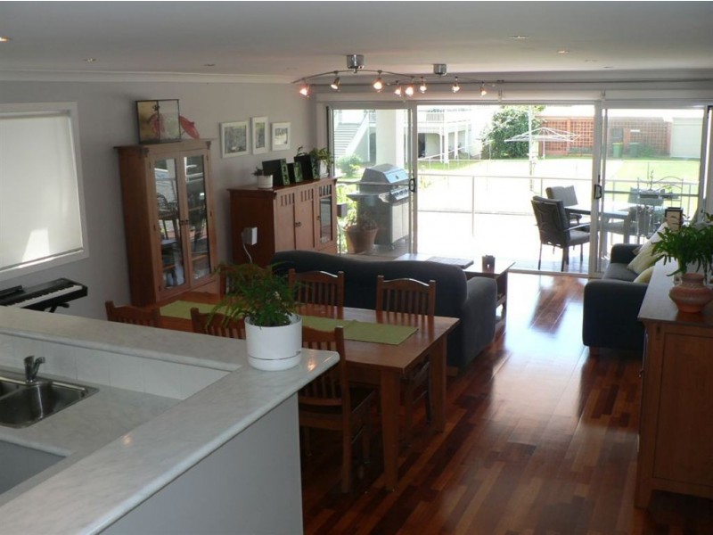 16 Mooroondu Street, Thorneside QLD 4158