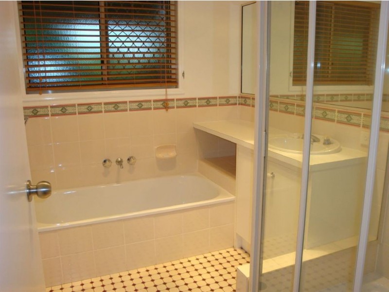 2/465 Main Road, Wellington Point QLD 4160