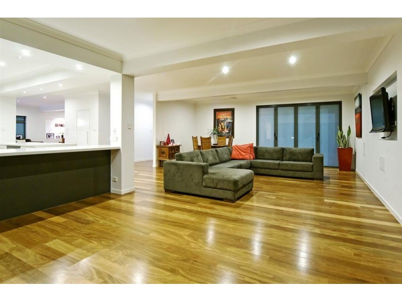 4 Parnka Street, Wellington Point QLD 4160