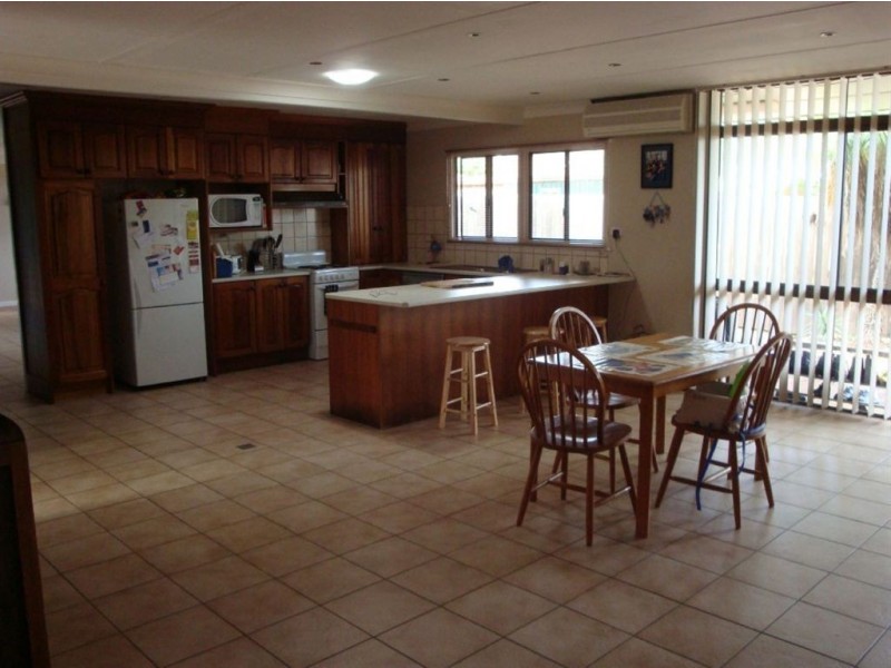 19 Sheena St, Wellington Point QLD 4160