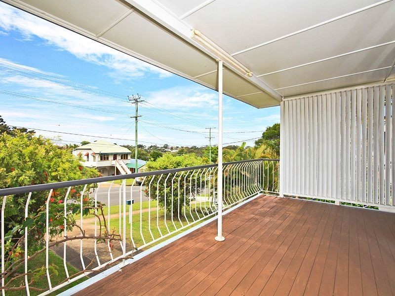 27 Whites Road, Manly West QLD 4179