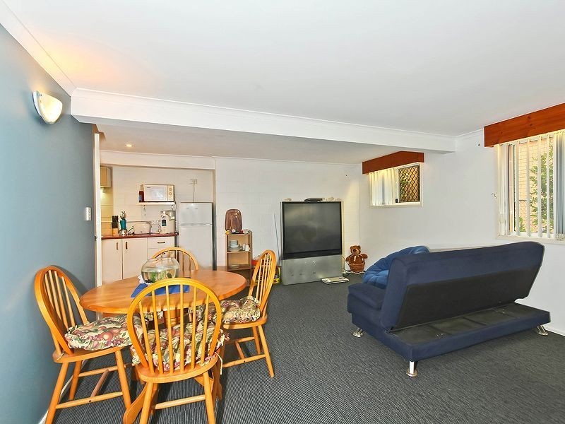 25 Leadale St, Wynnum West QLD 4178
