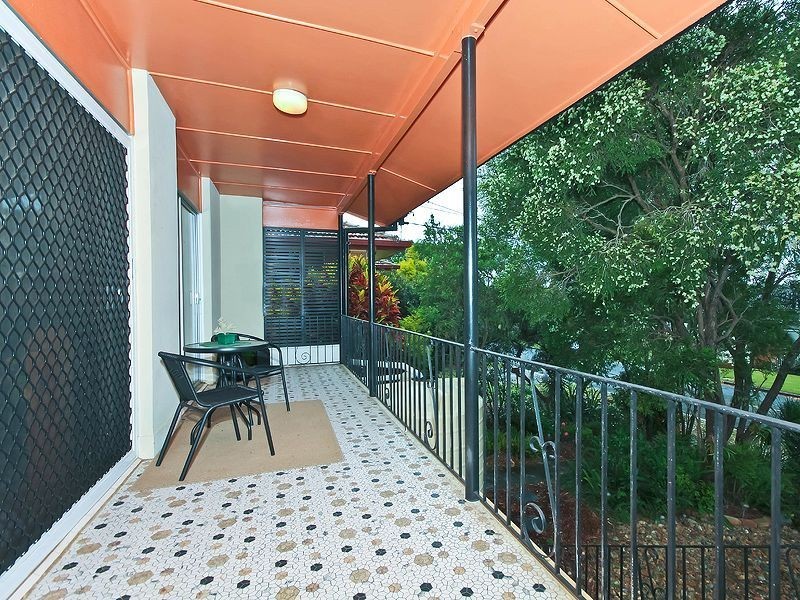 25 Leadale St, Wynnum West QLD 4178