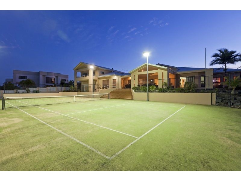 6 Commodore Drive, Birkdale QLD 4159