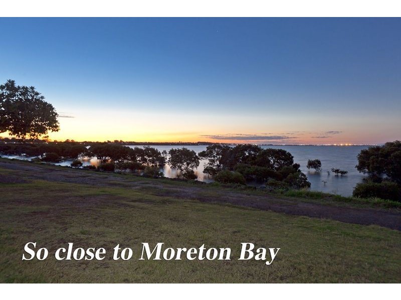 6 Commodore Drive, Birkdale QLD 4159