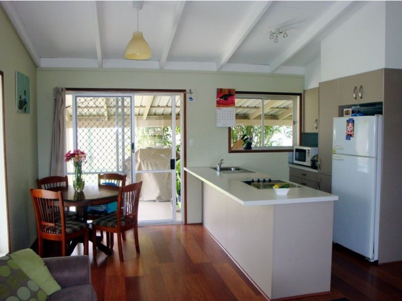 30 Rossinton Street, Birkdale QLD 4159