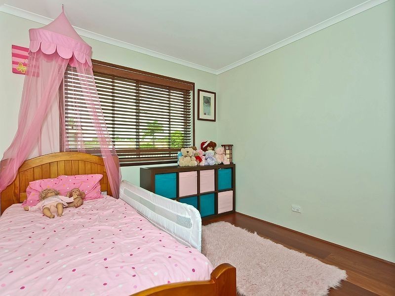 30 Rossinton Street, Birkdale QLD 4159