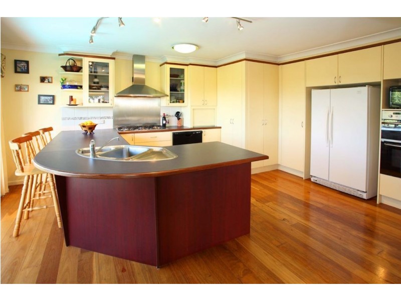 42 Mooroondu Road, Thorneside QLD 4158