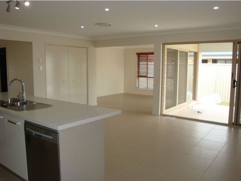 34 Paulina Street, Wellington Point QLD 4160