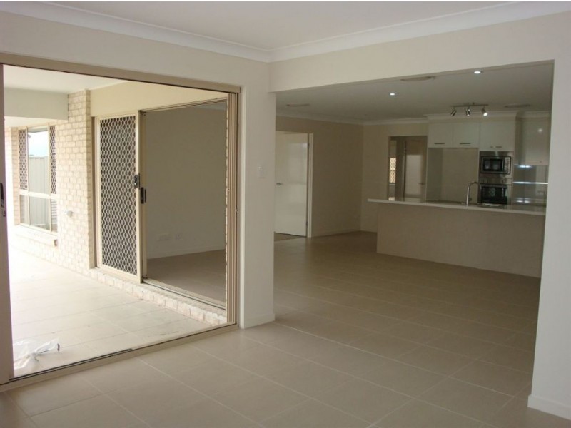 34 Paulina Street, Wellington Point QLD 4160