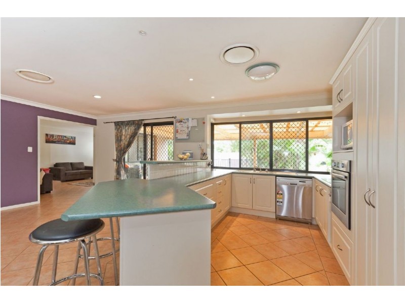3 Cathben Court, Wynnum West QLD 4178