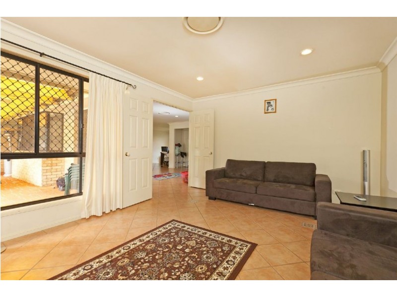 3 Cathben Court, Wynnum West QLD 4178