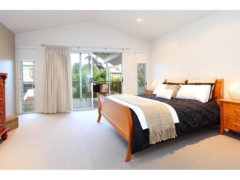 13 Thorneside Rd, Thorneside QLD 4158