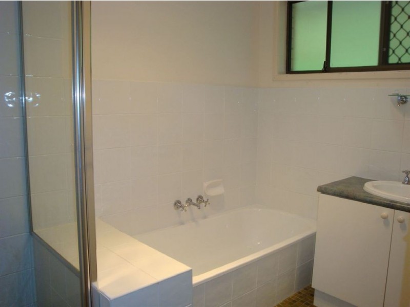 2 Lawn Terrace, Capalaba QLD 4157