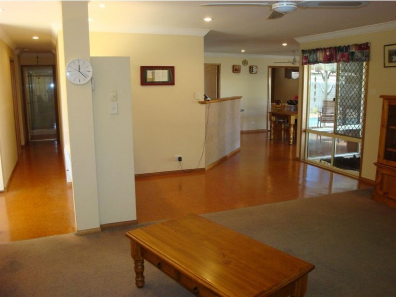 16 Belford Drive, Wellington Point QLD 4160